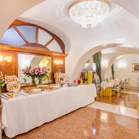 Raeli Hotel Floridia-2