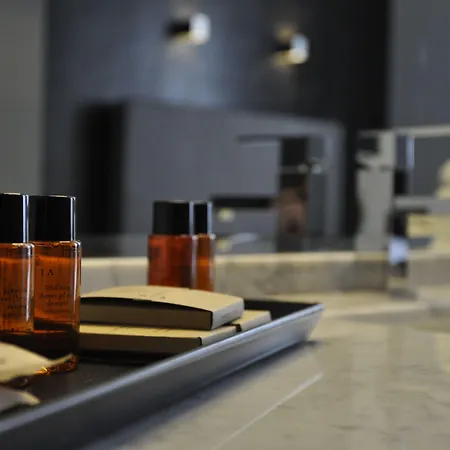 Place 24 Suites & Wellness-3