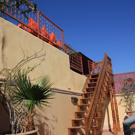 Riad Le J-3
