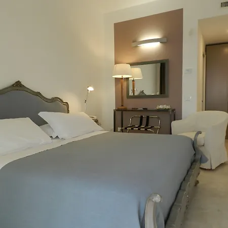 Scilla Maris Charming Suites-3