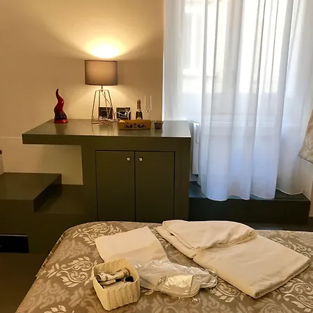 Relais Piazza Del Plebiscito-3