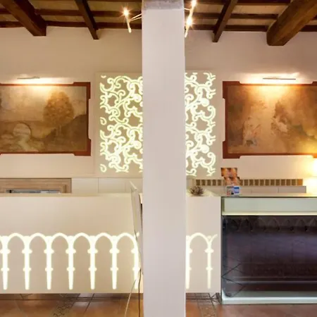 Hotel Degli Affreschi-3
