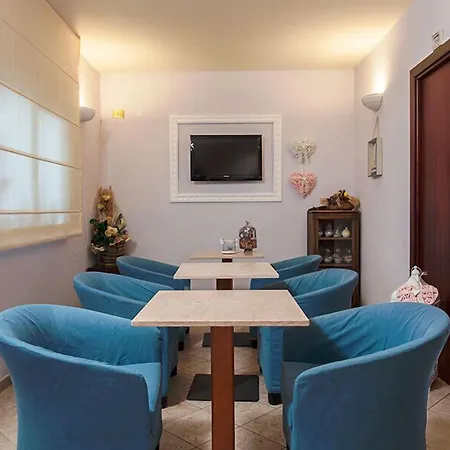Hotel Airone B&B Camere e Appartamenti-3