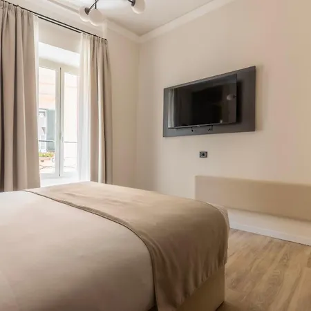 Home At Rome Luxury Navona Guesthouse-3