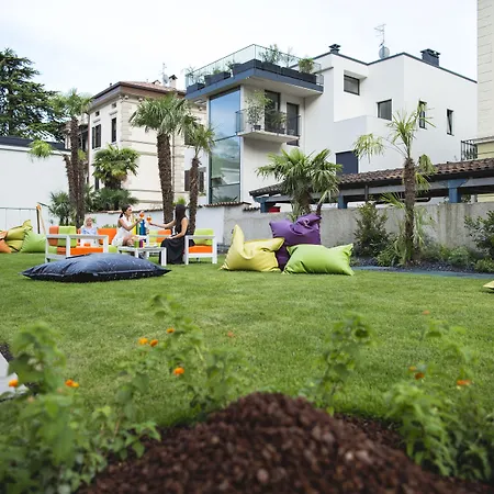 Holiday IV Gardan-3