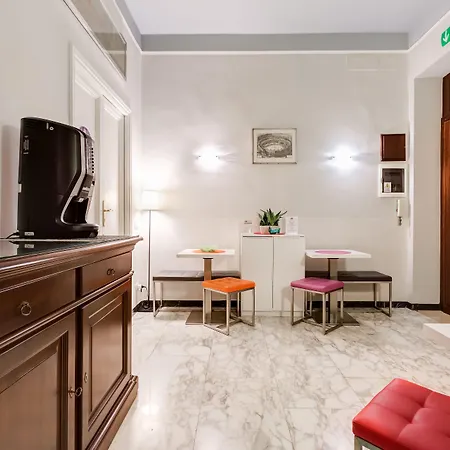 2 Passi Al Colosseo B&B-2
