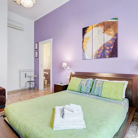 2 Passi Al Colosseo B&B-3
