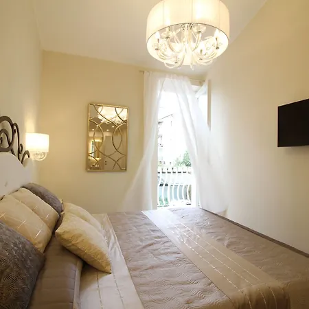 Lucca In Chic - No Ztl, Free Parking, Priv Bath, Old City 550M-3
