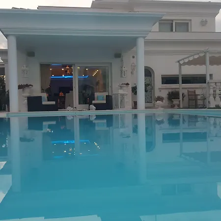 White House Luxury Hospitality-3