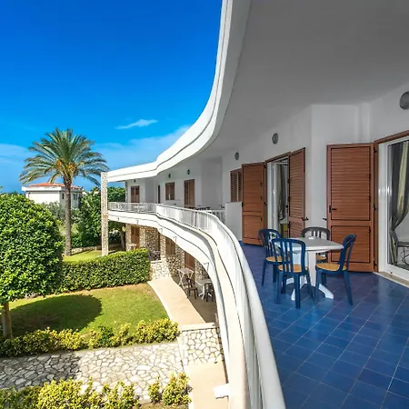 Club Residence La Castellana Mare-2
