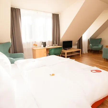 Hotel Deutsches Theater Landwehrstrasse-2