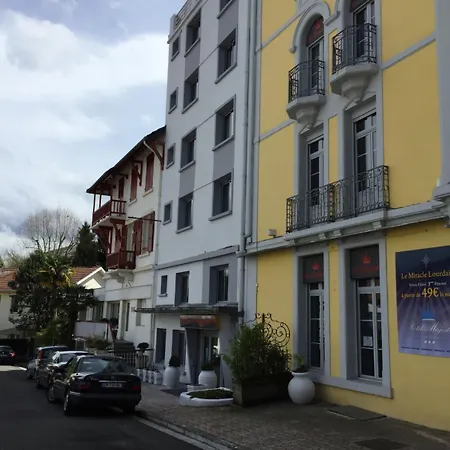 Le Petit Majestic-2