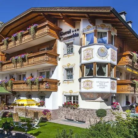 Hotel Garni Concordia - Dolomites Home-2