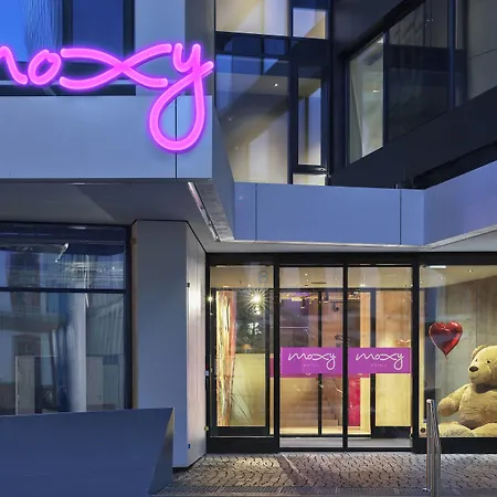 Moxy Frankfurt City Center-2