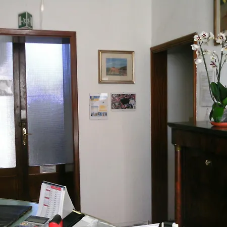 Albergo Cavour Self Check-In-3