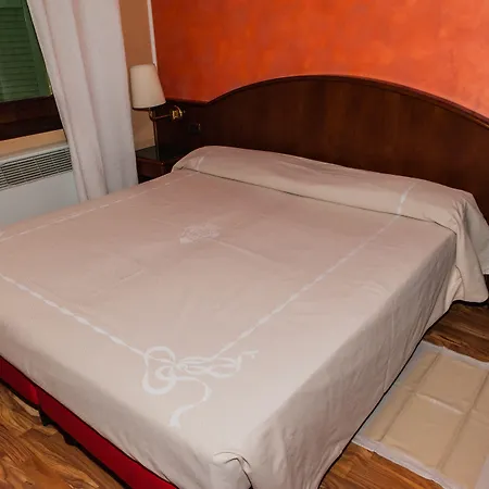 Hotel Daunia-3