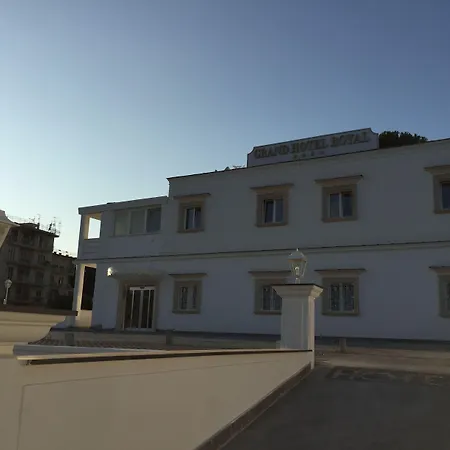 Grand Hotel Royal-3