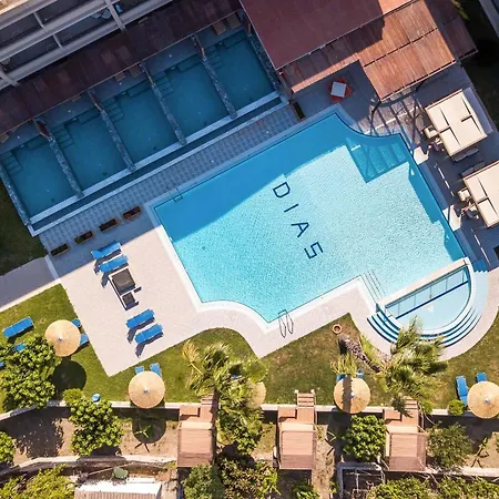 Dias Studios & Suites-3