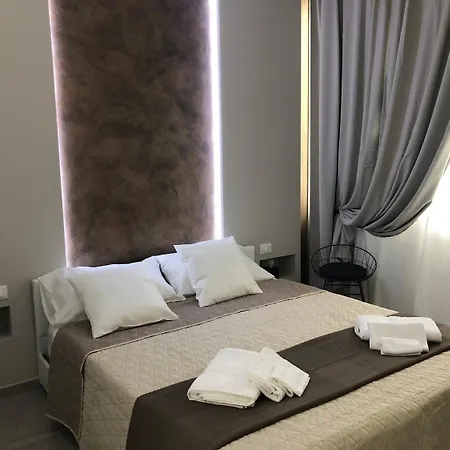 Turin Central Rooms-3