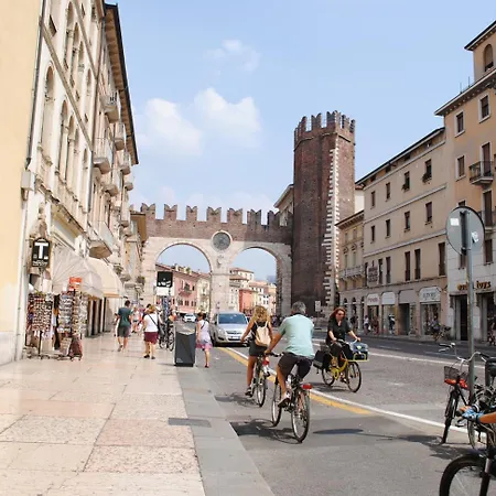 Dreaming Piazza Bra Rooms-3