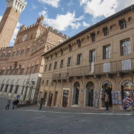 Palazzo del Papa Luxury Rooms-2