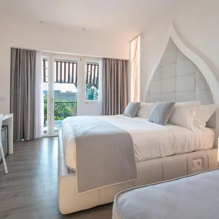 Diamond Suite-3
