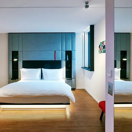 citizenM Paris Champs-Élysées-3