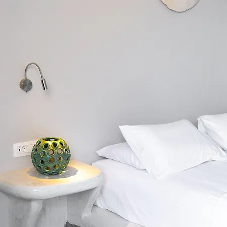 Demilmar Luxury Suites-3
