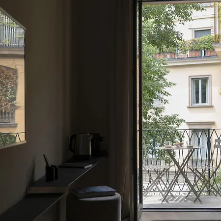 Della Spiga Suites by Brera Apartments-2