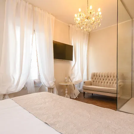 Luxury Suite Sirmione-3