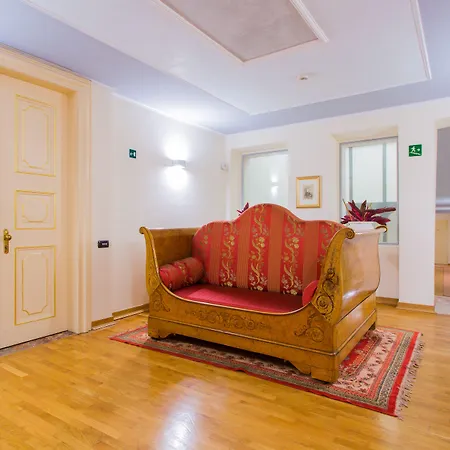 Grand Hotel Entourage - Palazzo Strassoldo-3