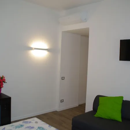 Travel House-2