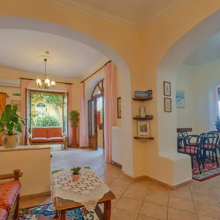 Hotel Pensione Monti-2