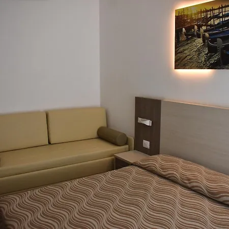 Hotel Montreal-2