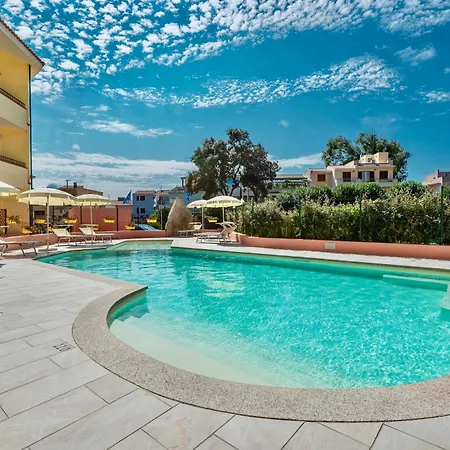 Residence con piscina a Santa Teresa di Gallura-3