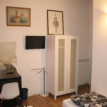Roman Place-2