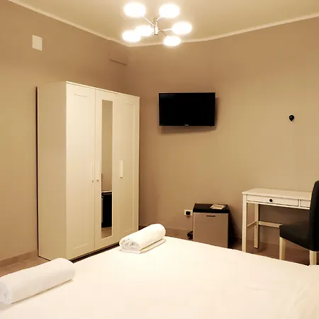 Pretty Tiburtina Room-2