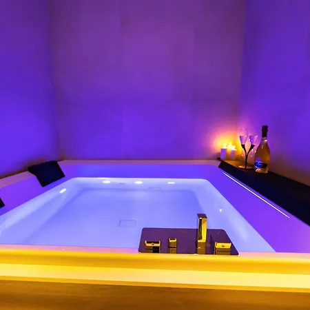 Elite Accommodations & Hydromassage Pool-3
