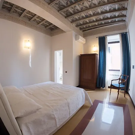 Campo Marzio Charming B&B-3