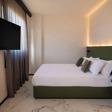 The City Hotel-2