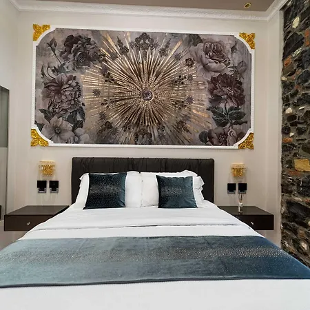 Queen Cattleya Suite-2