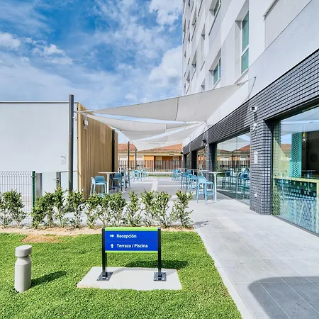 Holiday Inn Express - Madrid - Airport By Ihg-3