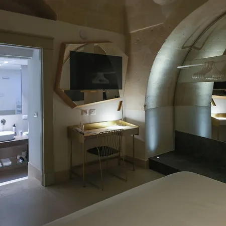 Euvodia Luxury Rooms-3