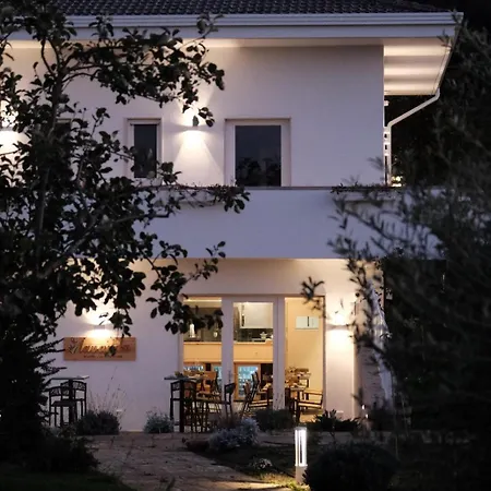 L'Amarena Garden House-3