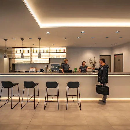 Loginn Hotel Berlin Airport-3