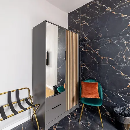 Room Eleven-2
