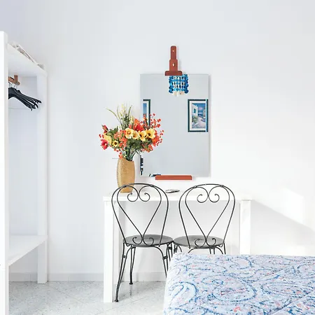 Lia Rooms 2-3