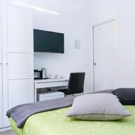 Lia Rooms-3