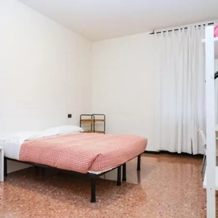 Lia Rooms 3-3