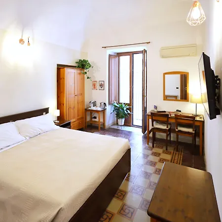Cataneasy Rooms-2